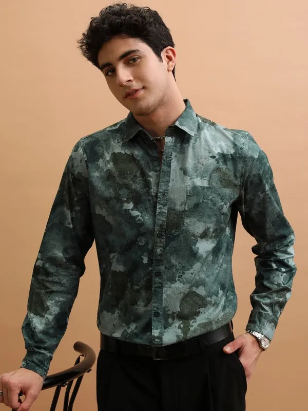  Highlander Men Green Printed Slim Fit Casual Shirts