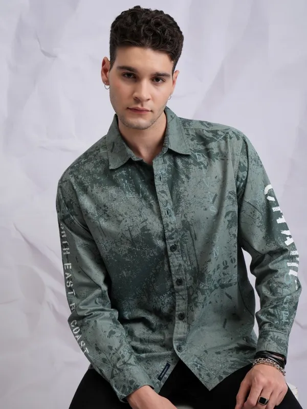  Highlander Men Green Printed Regular Fit Casual Shirts
