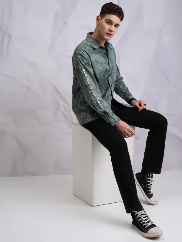  Highlander Men Green Printed Regular Fit Casual Shirts