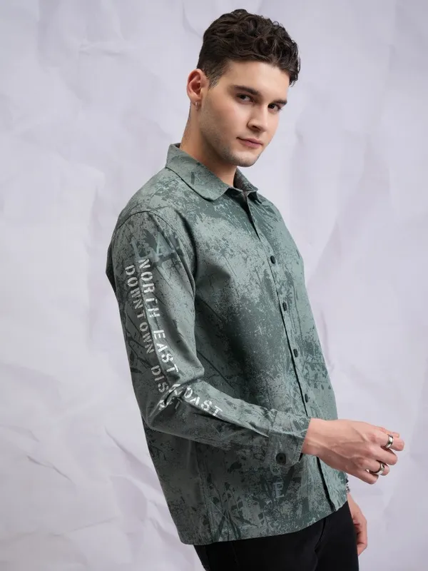  Highlander Men Green Printed Regular Fit Casual Shirts
