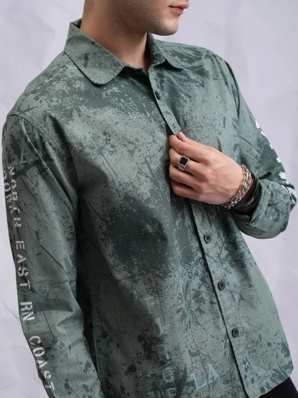  Highlander Men Green Printed Regular Fit Casual Shirts
