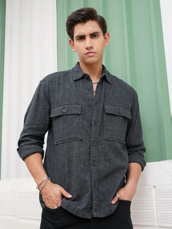  Locomotive Men Black Solid Oversized Fit Casual Shirts