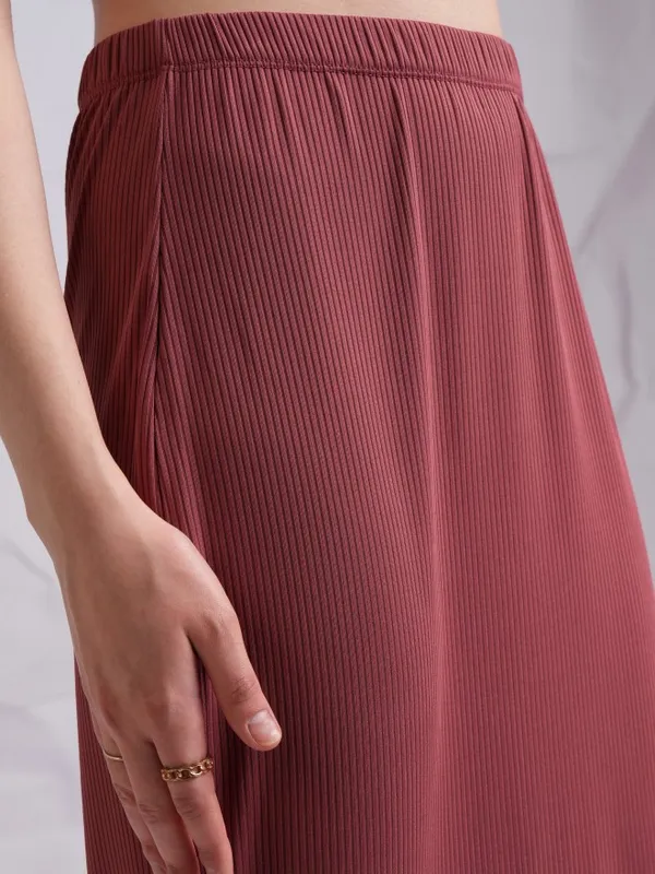 Tokyo Talkies Women Rose Top With Skirt