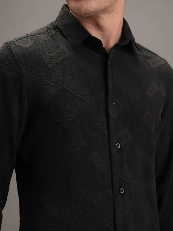 Locomotive Men Black Textured Slim Fit Casual Shirt