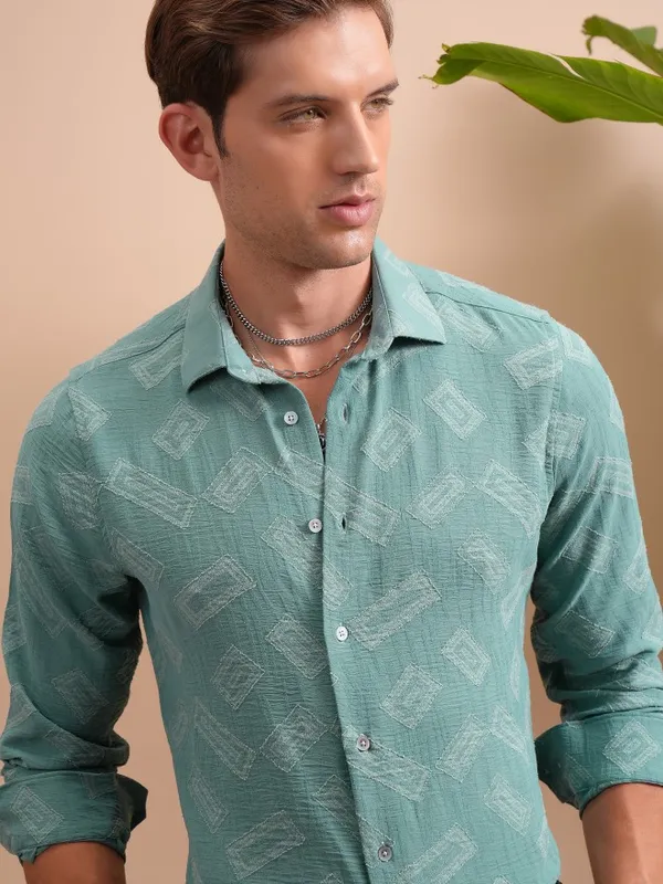 Locomotive Men Sage Textured Slim Fit Casual Shirts