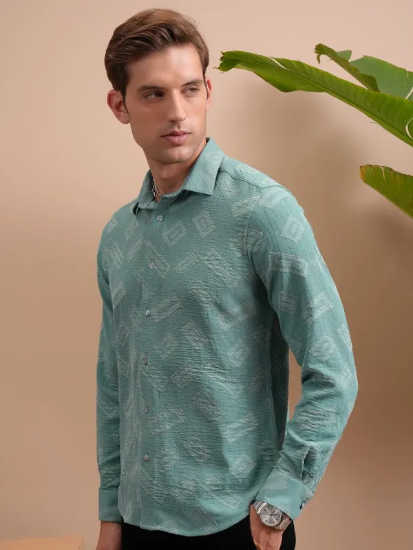 Locomotive Men Sage Textured Slim Fit Casual Shirts