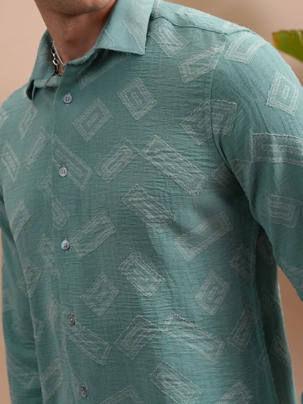 Locomotive Men Sage Textured Slim Fit Casual Shirts