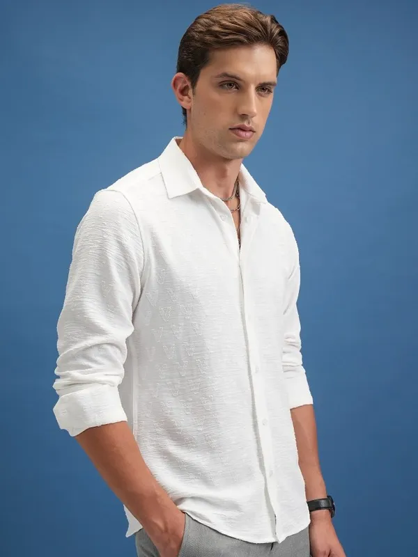 Locomotive Men White Textured Slim Fit Casual Shirt
