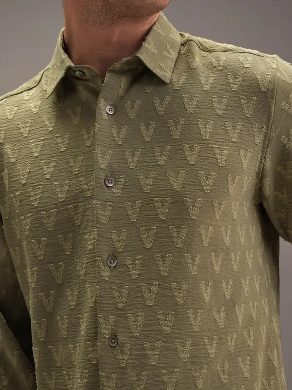 Locomotive Men Olive Textured Slim Fit Casual Shirt