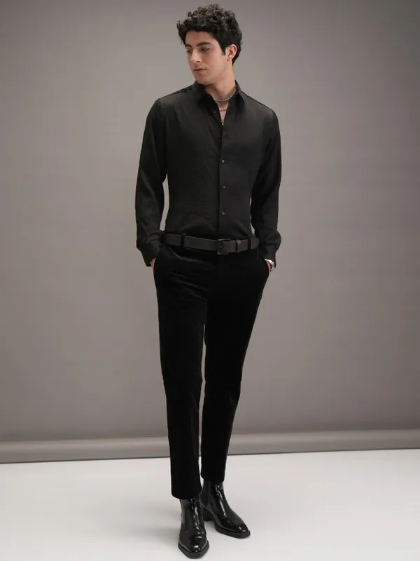  Locomotive Men Black Self Design Slim Fit Casual Shirts
