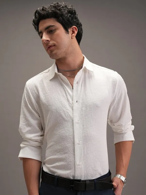 Locomotive Men White Textured Slim Fit Casual Shirt