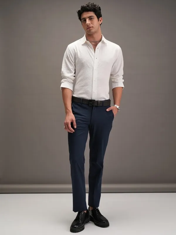 Locomotive Men White Textured Slim Fit Casual Shirt