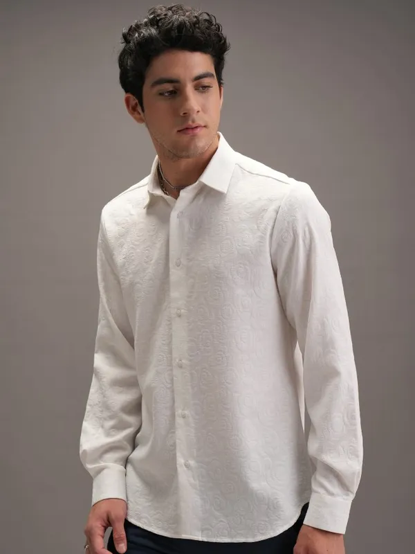 Locomotive Men White Textured Slim Fit Casual Shirt