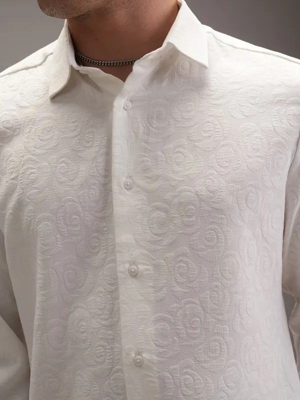 Locomotive Men White Textured Slim Fit Casual Shirt
