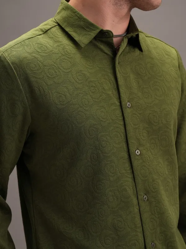Locomotive Men Olive Textured Slim Fit Casual Shirt