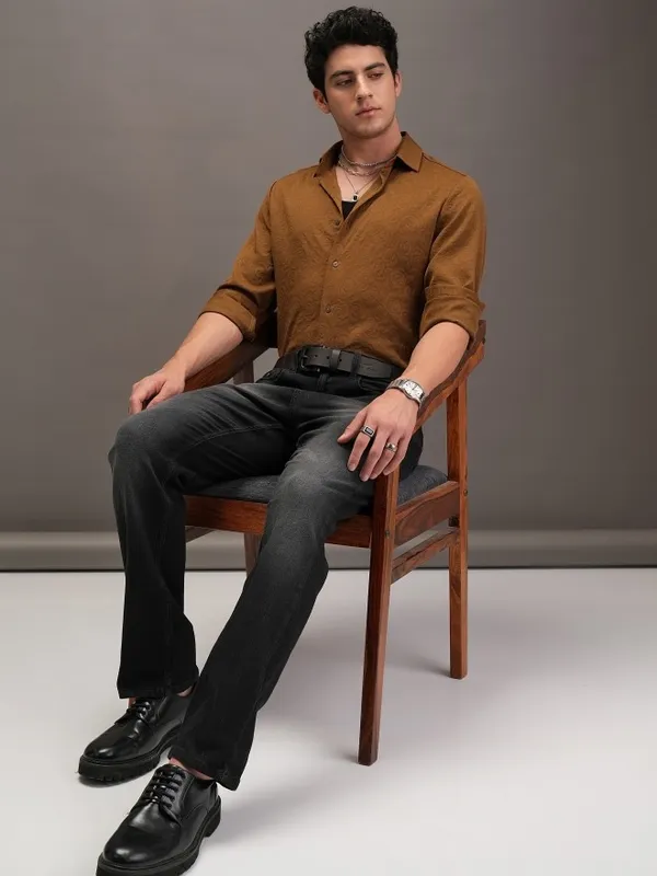 Men Slim Fit Casual Shirt