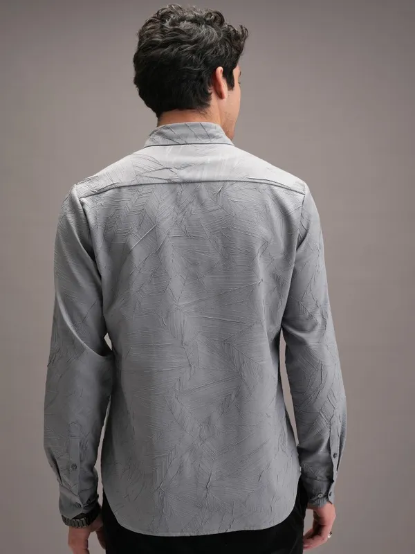  Locomotive Men Grey Self Design Slim Fit Casual Shirts