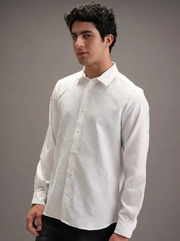 Men Slim Fit Casual Shirt
