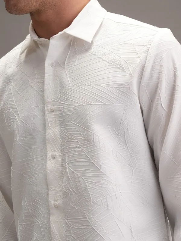 Men Slim Fit Casual Shirt