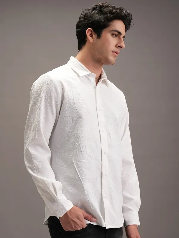 Men Slim Fit Casual Shirt