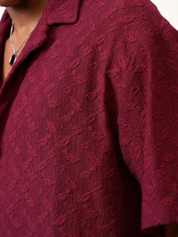  Locomotive Men Maroon Self Design Oversized Fit Casual Shirts