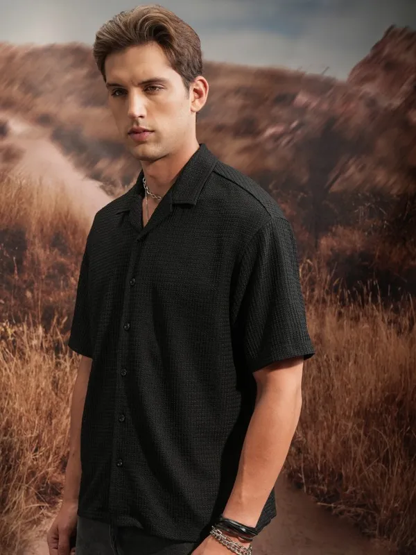  Locomotive Men Black Self Design Oversized Fit Casual Shirts