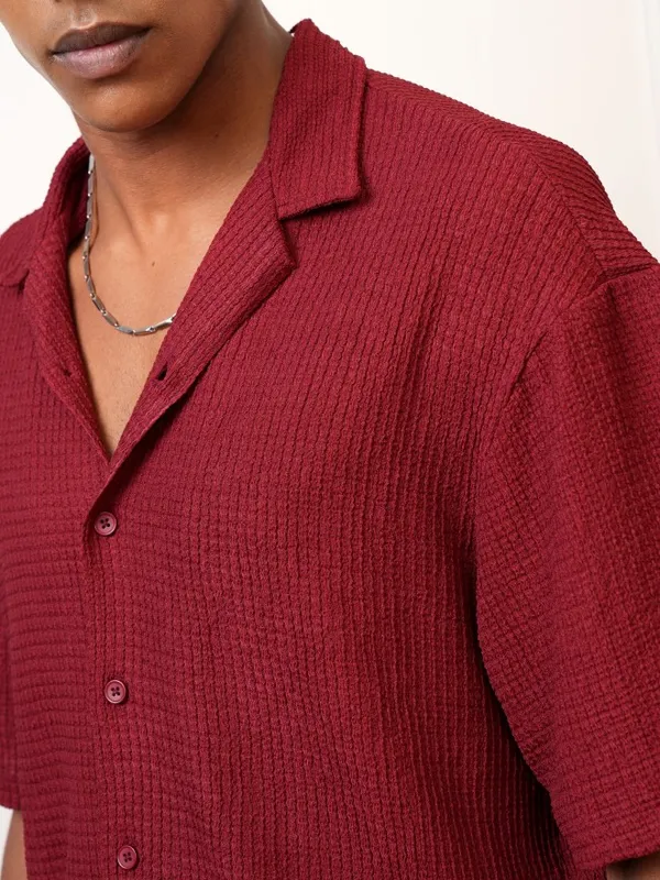  Locomotive Men Maroon Self Design Oversized Fit Casual Shirts