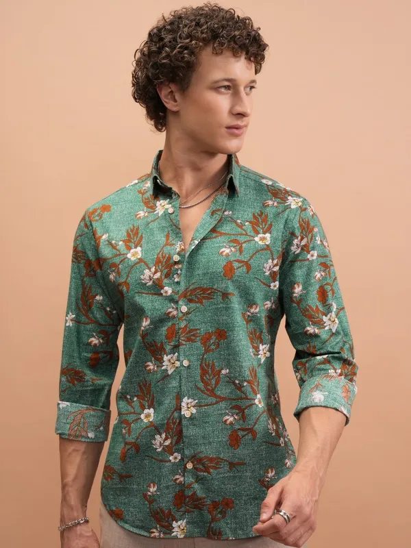  Highlander Men Green Printed Slim Fit Casual Shirts