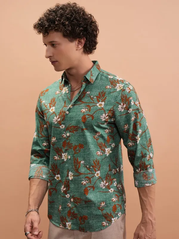  Highlander Men Green Printed Slim Fit Casual Shirts