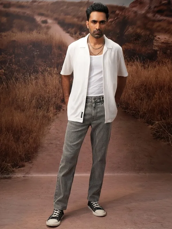  Locomotive Men White Self Design Relaxed Fit Casual Shirts