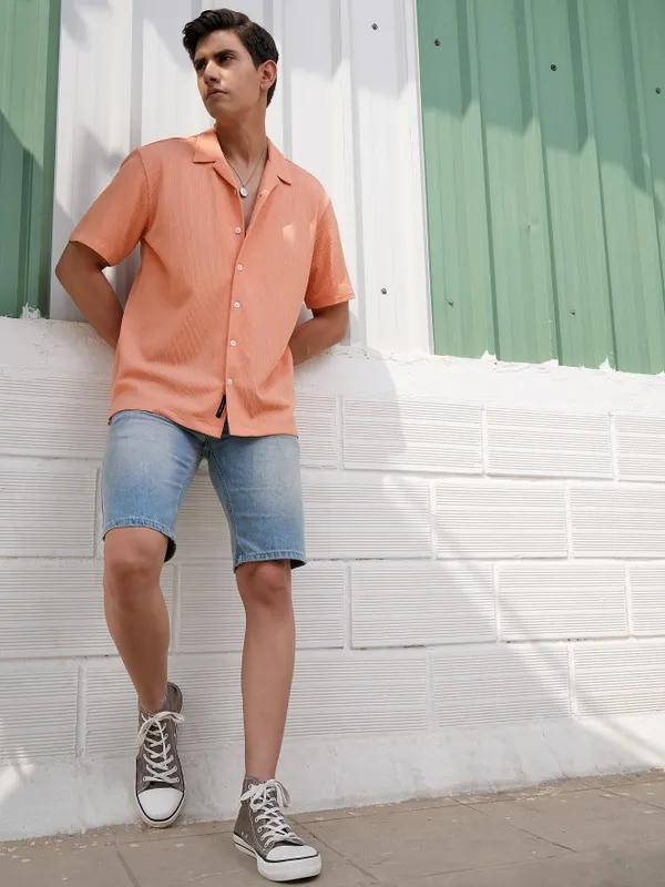  Locomotive Men Peach Self Design Relaxed Fit Casual Shirts