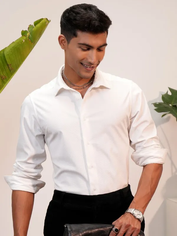  Locomotive Men White Self Design Slim Fit Casual Shirts