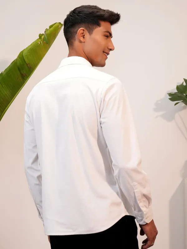  Locomotive Men White Self Design Slim Fit Casual Shirts