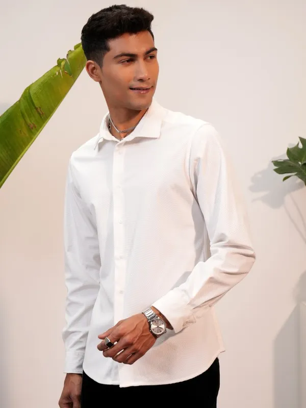  Locomotive Men White Self Design Slim Fit Casual Shirts