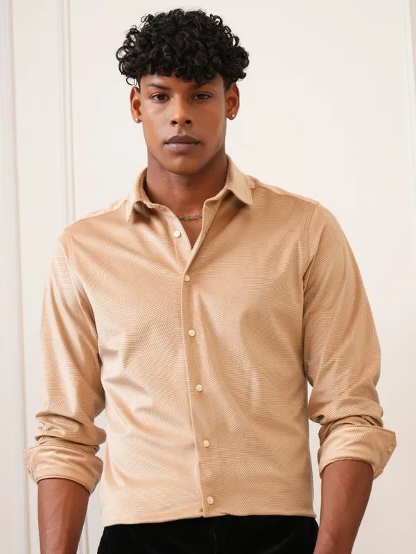  Locomotive Men Beige Textured Slim Fit Casual Shirts