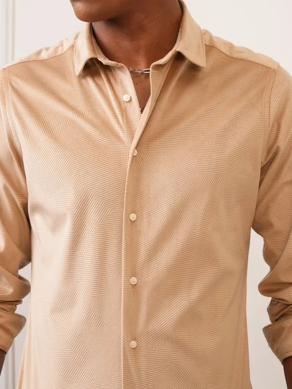  Locomotive Men Beige Textured Slim Fit Casual Shirts