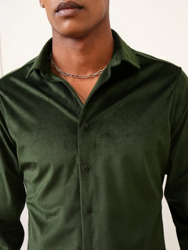 Men Slim Fit Casual Shirt