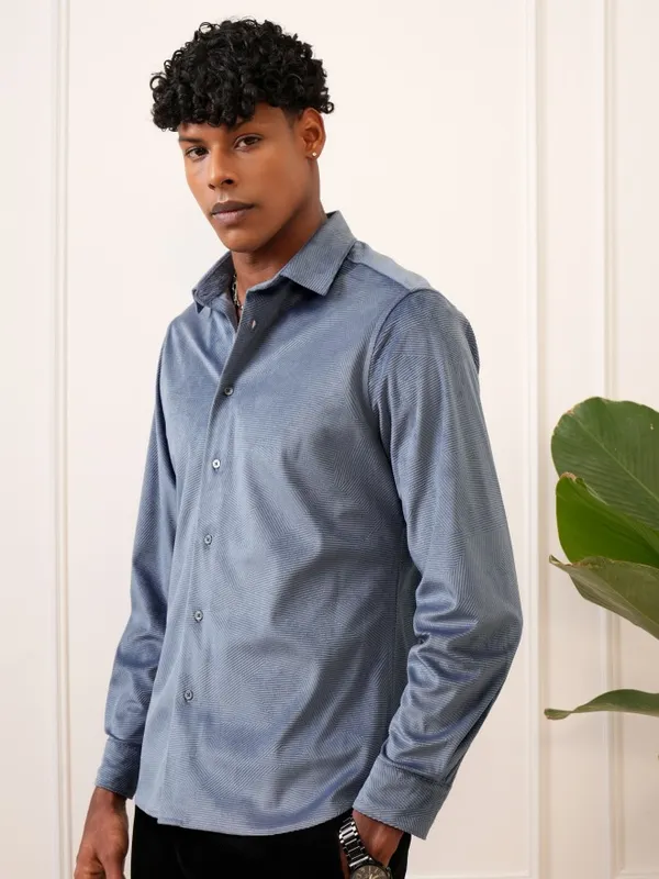  Locomotive Men Grey Self Design Slim Fit Casual Shirts