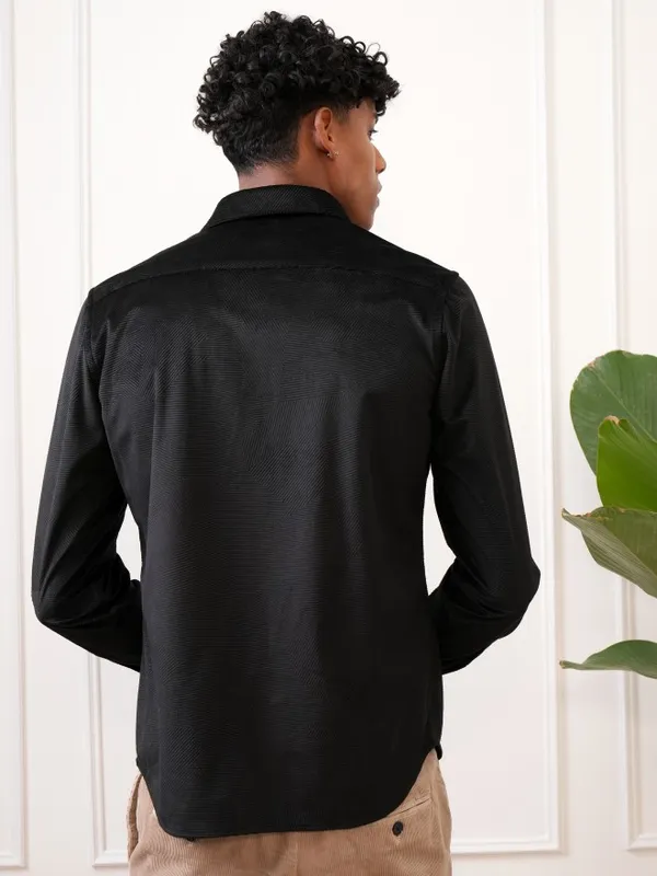 Locomotive Men Black Textured Slim Fit Casual Shirt