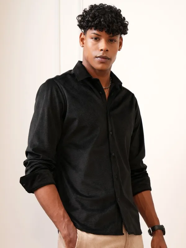 Locomotive Men Black Textured Slim Fit Casual Shirt