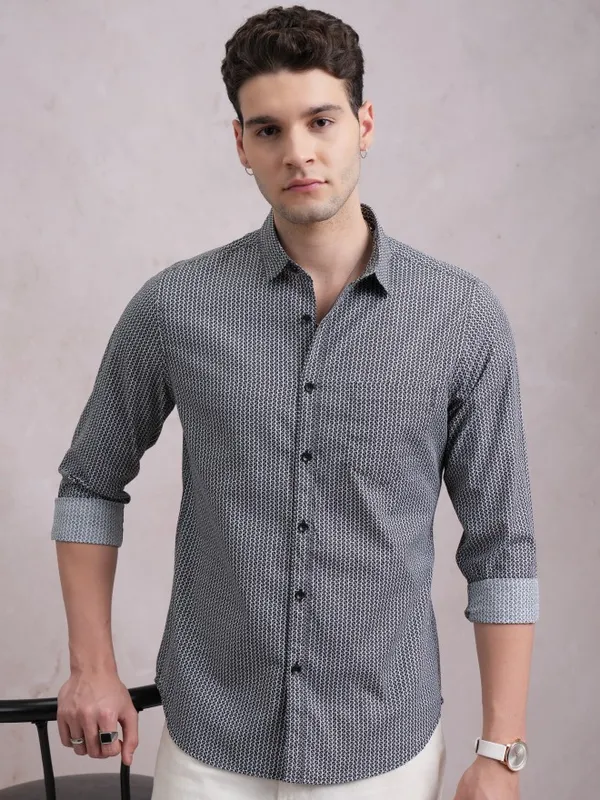 Highlander Men Black Printed Slim Fit Casual Shirts