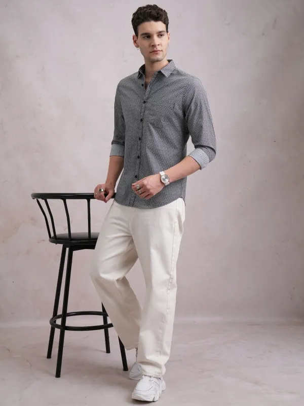 Highlander Men Black Printed Slim Fit Casual Shirts