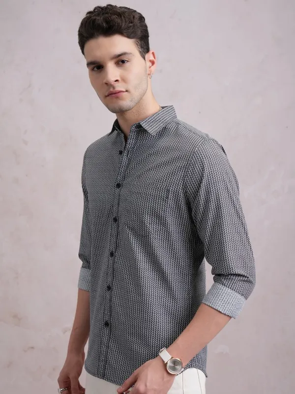 Highlander Men Black Printed Slim Fit Casual Shirts