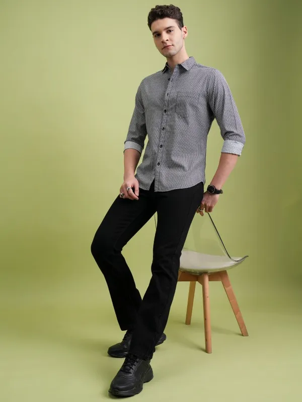 Highlander Men Black Printed Slim Fit Casual Shirts