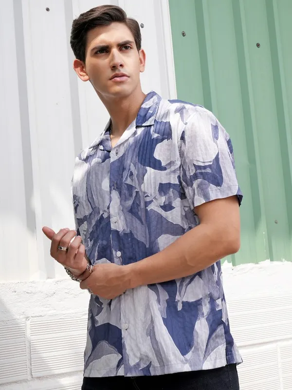  Locomotive Men Navy Blue Printed Relaxed Fit Casual Shirts
