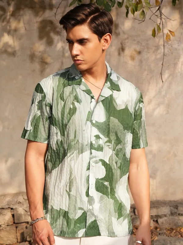  Locomotive Men Olive Printed Relaxed Fit Casual Shirts