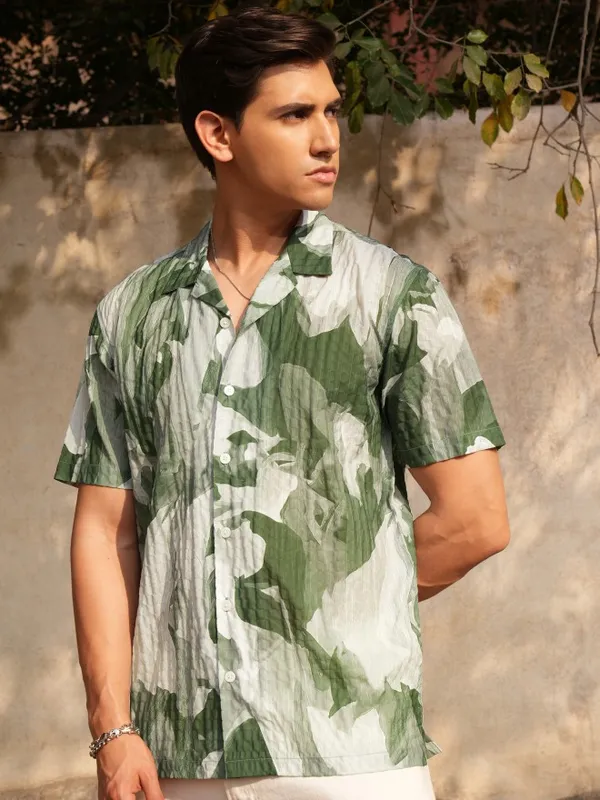  Locomotive Men Olive Printed Relaxed Fit Casual Shirts