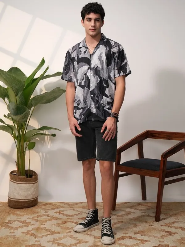 Men Relaxed Fit Casual Shirt