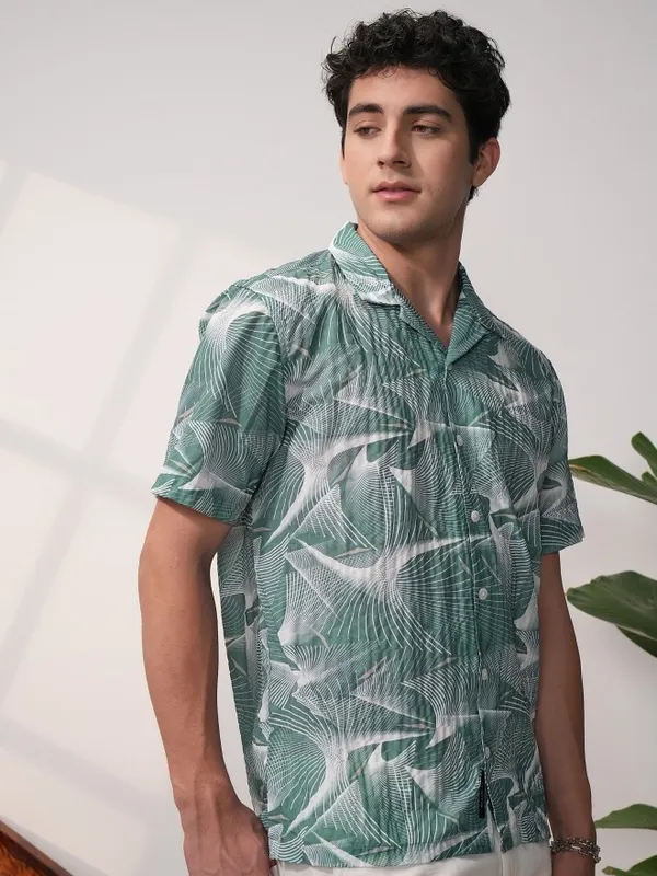 Men Relaxed Fit Casual Shirt