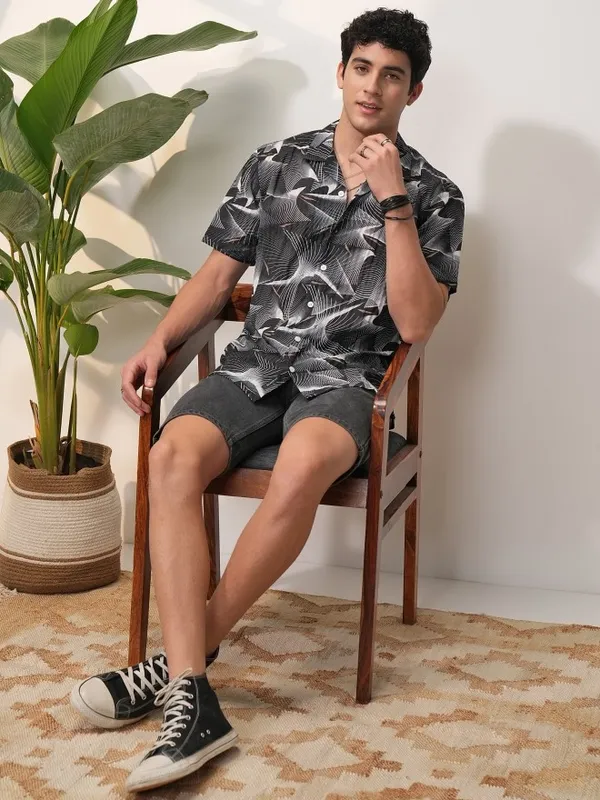  Locomotive Men Black Printed Relaxed Fit Casual Shirts